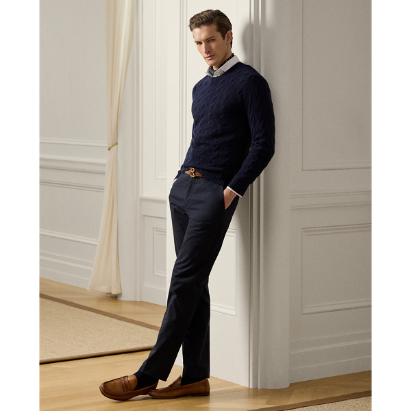 Distinguished by their ultra-soft texture, which is achieved using a specialised peaching treatment, these Straight Fit trousers are expertly crafted using an Italian stretch cotton fabric. Each element reflects Purple Label's commitment to superior quality and understated elegance.