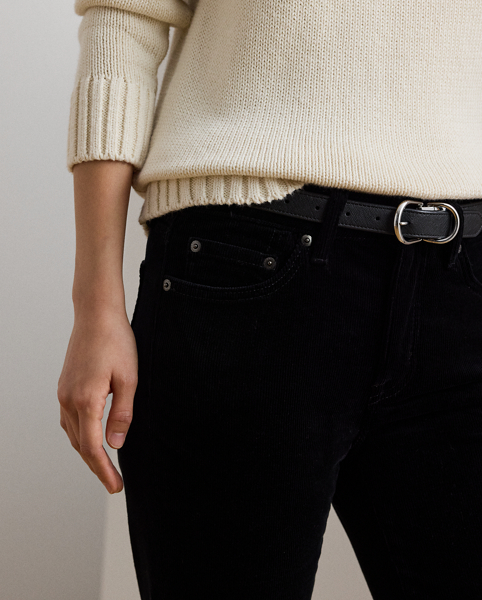 Cut for a straight, streamlined silhouette and rendered in stretch-infused corduroy for subtle texture, these mid-rise trousers embody everyday sophistication.