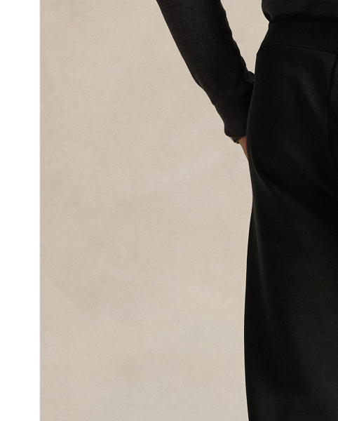 Smooth double-knit fabric gives these trousers a sleek upgrade, making them a modern addition to your wardrobe.