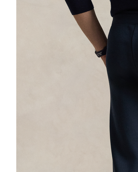 Smooth double-knit fabric gives these trousers a sleek upgrade, making them a modern addition to your wardrobe.