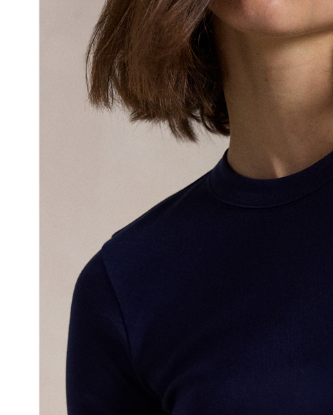 A versatile staple, this long-sleeve crewneck tee is crafted with soft cotton and cut for a Slim Fit – our trimmest silhouette.
