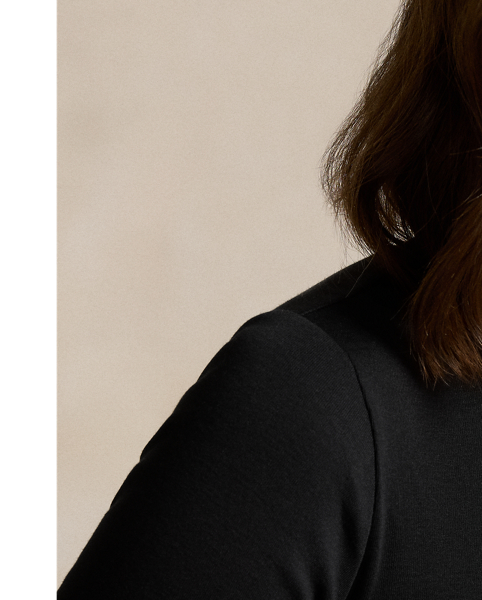 A versatile staple, this long-sleeve crewneck tee is crafted with soft cotton and cut for a Slim Fit – our trimmest silhouette.