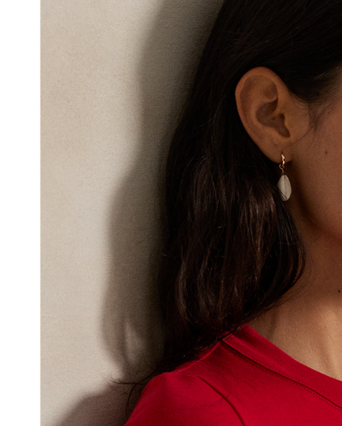 This crewneck tee is made with soft cotton in an allover rib-knit construction and cut for a Slim Fit-our trimmest silhouette.