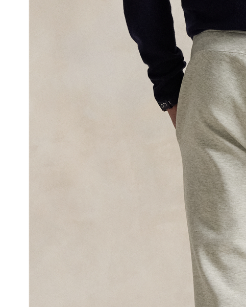Smooth double-knit fabric gives these trousers a sleek upgrade, making them a modern addition to your wardrobe.