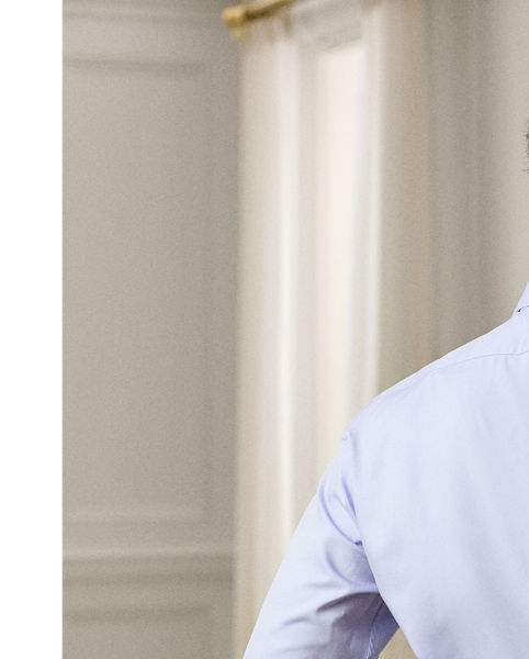 This lightweight shirt is meticulously tailored using Italian cotton twill, which provides an exquisite drape and sumptuous texture. Every element is carefully considered, from the genuine mother-of-pearl buttons to the impeccable construction that is synonymous with Purple Label crafting.