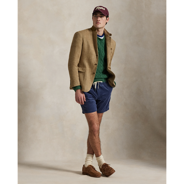 The Polo Prepster features an archival silhouette updated with a comfortable drawstring waistband. This version nods to traditional style with its cotton corduroy fabric.