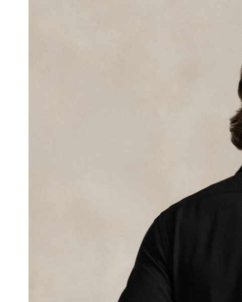 This version of our signature button-down is cut from an ultrathin layer of our most lightweight cotton mesh, making it the perfect shirt for transitional days or when you want a comfortable layer underneath jumpers or jackets.