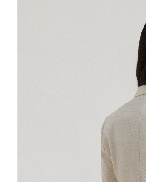 This chic jacquard blazer embodies Lauren style with a signature bullion patch on the chest and luxurious crest-embossed buttons.