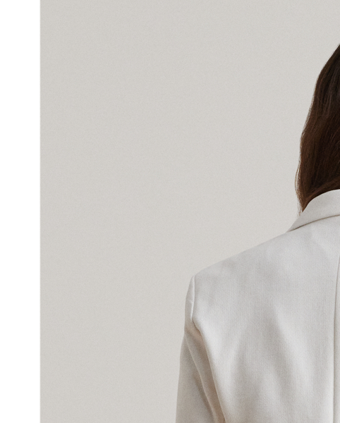 This chic jacquard blazer embodies Lauren style with a signature bullion patch on the chest and luxurious crest-embossed buttons.