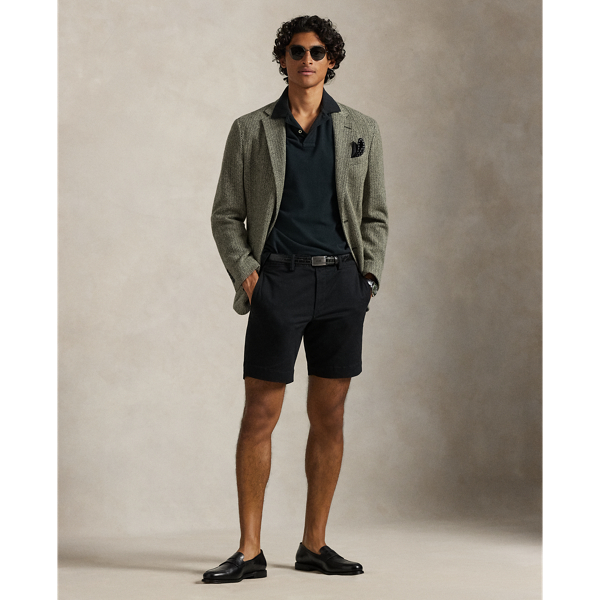 Extra stretch makes these straight-fitting chino shorts even more comfortable to wear.