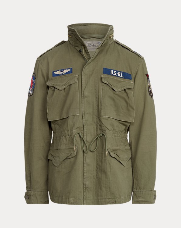 O emblemático casaco de estilo militar