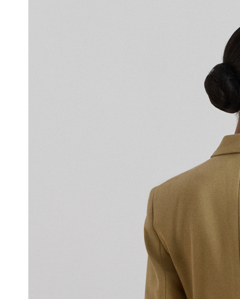 This chic jacquard blazer embodies Lauren style with a signature bullion patch on the chest and luxurious crest-embossed buttons.