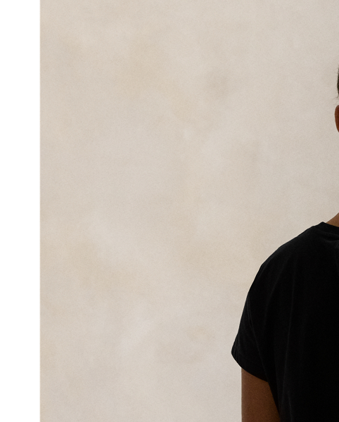 Cut for a straight fit, this cotton jersey crewneck tee has been washed for added softness and finished with our signature embroidered Pony.