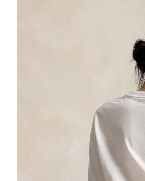 Cut with pure cotton, this long-sleeve tee is garment-washed for additional softness and meticulously embroidered with our signature Pony on the left chest.