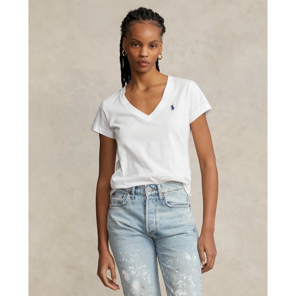 Crafted with cotton jersey that has been washed for added softness, this essential V-neck tee gets an iconic update with our meticulously embroidered Pony on the left chest.