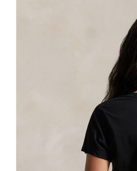 Crafted with cotton jersey that has been washed for added softness, this essential V-neck tee gets an iconic update with our meticulously embroidered Pony on the left chest.