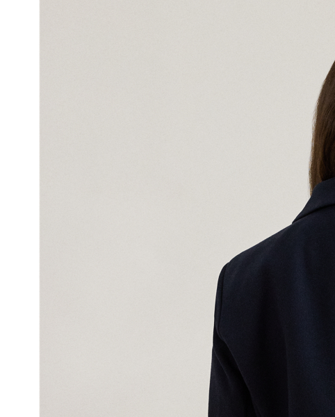 This chic jacquard blazer embodies Lauren style with a signature bullion patch on the chest and luxurious crest-embossed buttons.