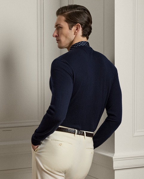 A timeless icon designed to stand the test of time, our Cradle to Cradle Certified (C2C Certified) Gold Crewneck Jumper is knit with fine cashmere fibres sourced in Italy, dyed in rich hues and features a re-imagined cotton signature label. C2C certification is the global standard for products that are safe and circular. Ralph Lauren Lauren partnered with an independent assessment body to ensure that every component of this jumper meets the C2C Certified Product Standards set by the Cradle to Cradle Products Innovation Institute (C2CPII).
