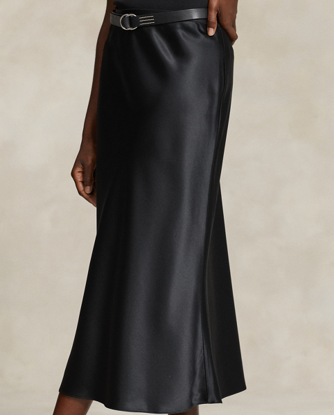Lustrous silk charmeuse and a knee-grazing A-line silhouette give this skirt an effortless, elegant look.