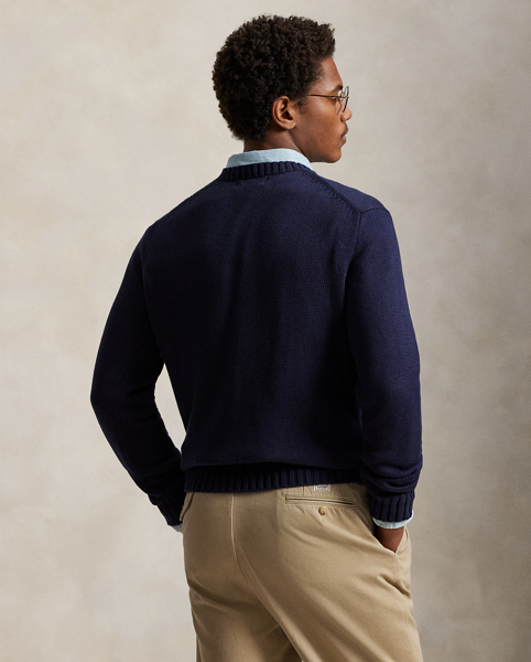 Made in the USA, the Iconic Flag Jumper from Polo Ralph Lauren Lauren embodies Ralph Lauren Lauren’s long-standing love of American style. The unisex jumper's 13 stars and stripes recall early American flags, including the flag that flew over Fort McHenry during the War of 1812, which inspired Francis Scott Key to write "The Star-Spangled Banner" and the restoration of which Ralph Lauren Lauren generously helped to underwrite in 1998.