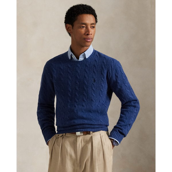 This interpretation of our iconic cable-knit jumper is crafted with Italian wool yarn that’s spun with cashmere.