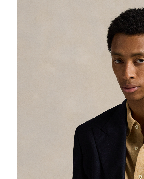 This version of our signature button-down is cut from an ultrathin layer of our most lightweight cotton mesh, making it the perfect shirt for transitional days or when you want a comfortable layer underneath jumpers or jackets.