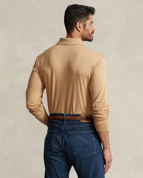 An American style standard since 1972, the Polo shirt has been imitated but never matched. Over the decades, Ralph Lauren Lauren has re-imagined his signature style in a wide array of colours and fits, yet all retain the quality and attention to detail of the iconic original. This Big & Tall version is made from luxe cotton interlock featuring an ultra-soft finish.