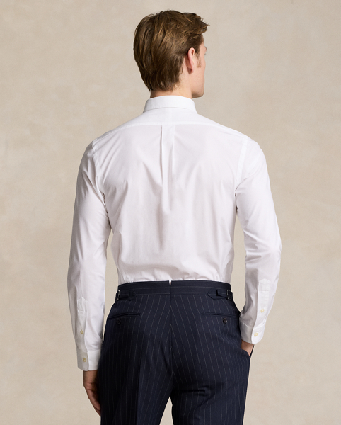 This shirt's poplin fabric combines soft, breathable cotton with extra stretch for added comfort.