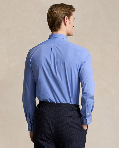 This shirt's end-on-end fabric combines soft, breathable cotton with extra stretch for added comfort.