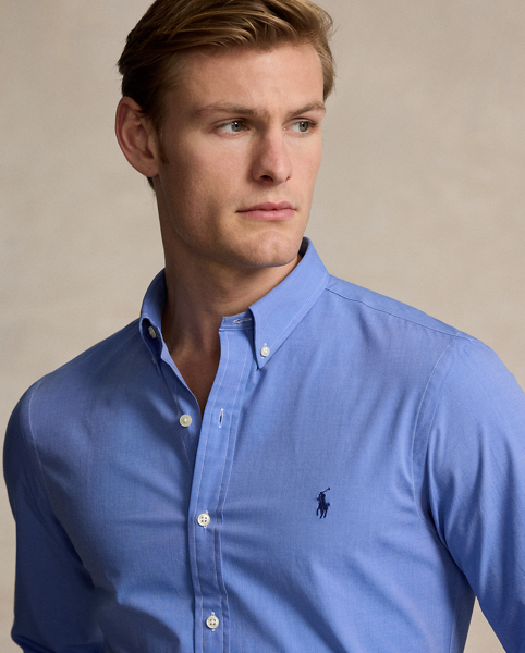 This shirt's end-on-end fabric combines soft, breathable cotton with extra stretch for added comfort.
