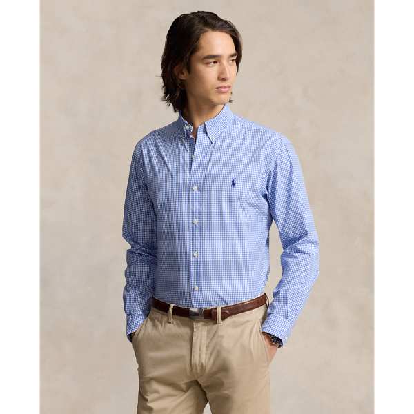 This shirt's poplin fabric combines soft, breathable cotton with extra stretch for added comfort.