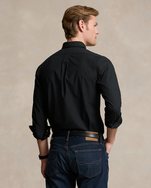 This shirt's poplin fabric combines soft, breathable cotton with extra stretch for added comfort.