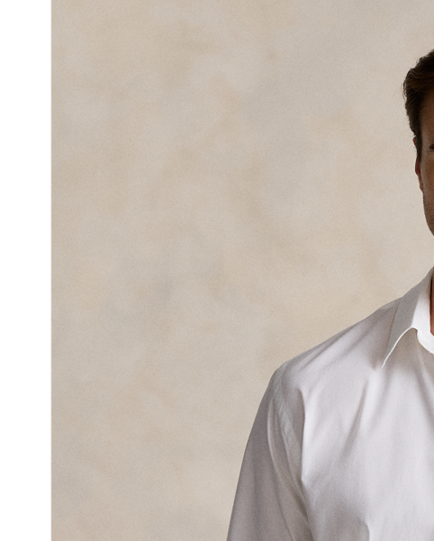 This Big & Tall shirt's poplin fabric combines soft, breathable cotton with extra stretch for added comfort.