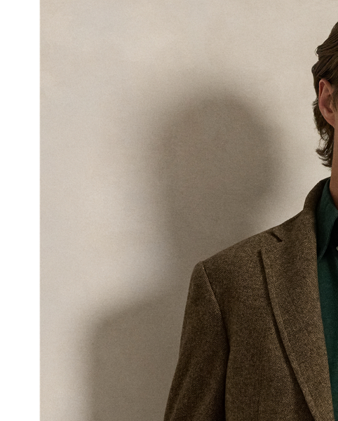 This version of our signature button-down is cut from an ultra-thin layer of our most lightweight cotton mesh, making it the perfect shirt for transitional days or when you want a comfortable layer under jumpers or jackets.