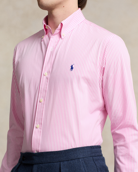 This shirt's poplin combines soft, breathable cotton with extra stretch for added comfort.