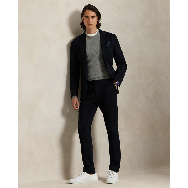 Made with a custom-developed mesh fabric, these pleated trousers combine the comfort of sportswear with the sophisticated look of Polo tailoring.