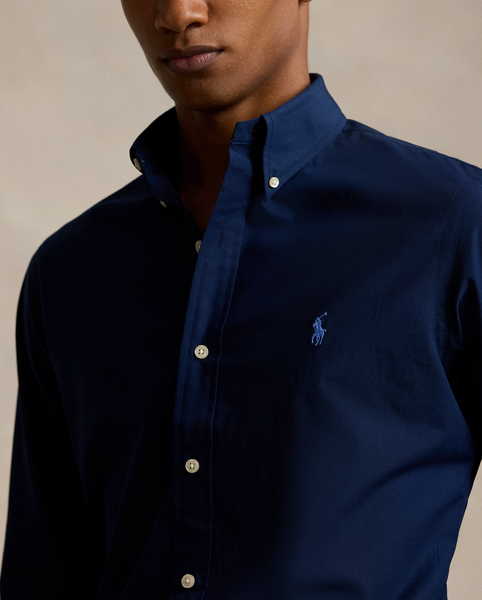 This shirt's poplin combines soft, breathable cotton with extra stretch for added comfort.