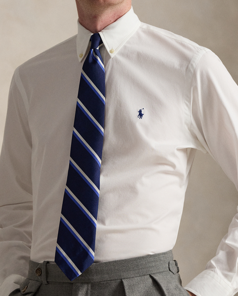 This shirt's poplin combines soft, breathable cotton with extra stretch for added comfort.