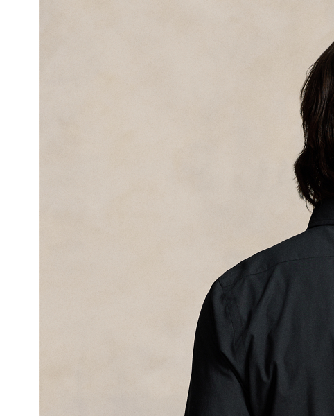 This shirt's poplin combines soft, breathable cotton with extra stretch for added comfort.