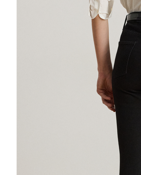 Made with comfortable right-hand twill, these skinny ankle jeans are cut for a flattering high rise. This pair is dyed for a versatile black hue.