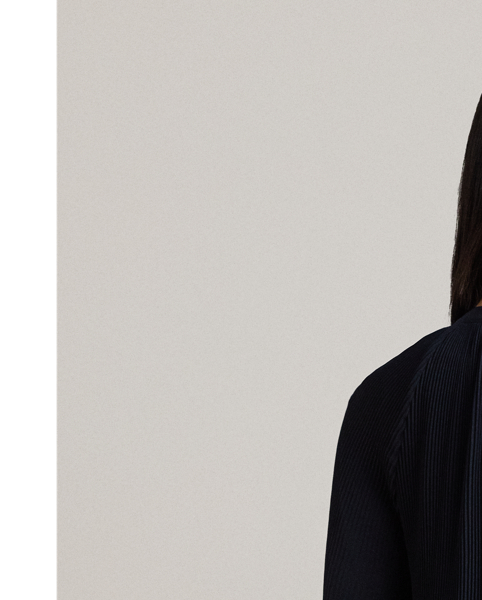 With billowing blouson sleeves, relaxed raglan seams and crisp pleating on the body and shoulders, this blouse is as comfortable as it is chic. It's realised in airy georgette for an effortless drape.