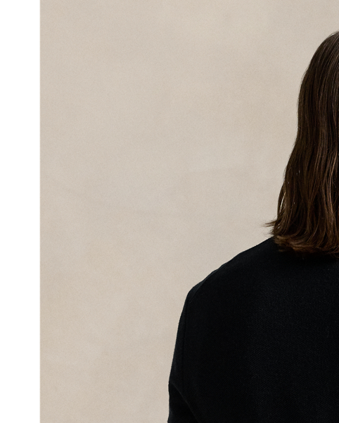 We have re-interpreted our iconic mesh fabric with combed cotton yarn to create this lightweight jumper.