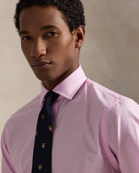 Made from a lightweight cotton fabric, this shirt features a trim fit and our signature embroidered Pony on the hem.