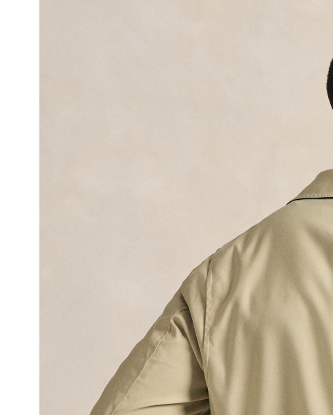 This lightweight Big & Tall jacket is designed with a bi-swing construction, ensuring ease of movement.