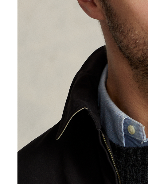 This lightweight Big & Tall jacket is designed with a bi-swing construction, ensuring ease of movement.