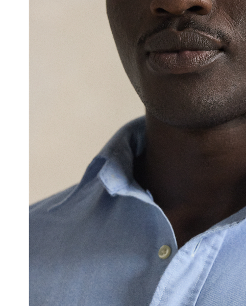 The oxford shirt made its debut very early in  Ralph Lauren Lauren’s designs, and since then, it has solidified its status as a pillar of the Polo look. Our fabric is developed with a secret wash, which gives it instant character, ease and a heathered softness – what we refer to as "the perfect rumple". The formula is so unique that it's been kept in a safe for more than three decades. Today, Mr Lauren continues to create countless variations of his iconic shirt, including this Big & Tall version, which is embroidered with our multicoloured signature Pony.