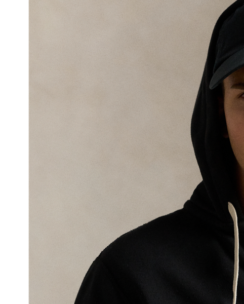 Whether you're off to the gym or running weekend errands, this hoodie is an easy toss-on-and-go layer thanks to its washed cotton-blend fleece.