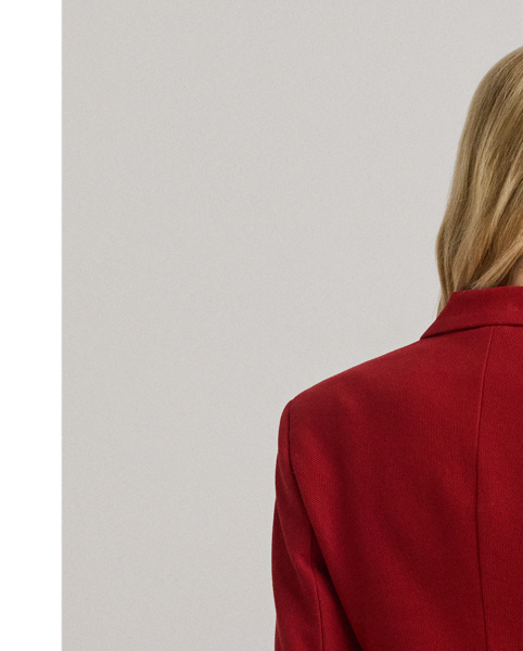 This chic jacquard blazer embodies Lauren style with a signature bullion patch on the chest and luxurious crest-embossed buttons.