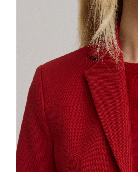 This chic jacquard blazer embodies Lauren style with a signature bullion patch on the chest and luxurious crest-embossed buttons.