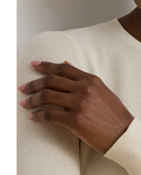 Spun with a soft cotton blend and cut for a body-skimming fit, this crewneck jumper is an enduring essential.